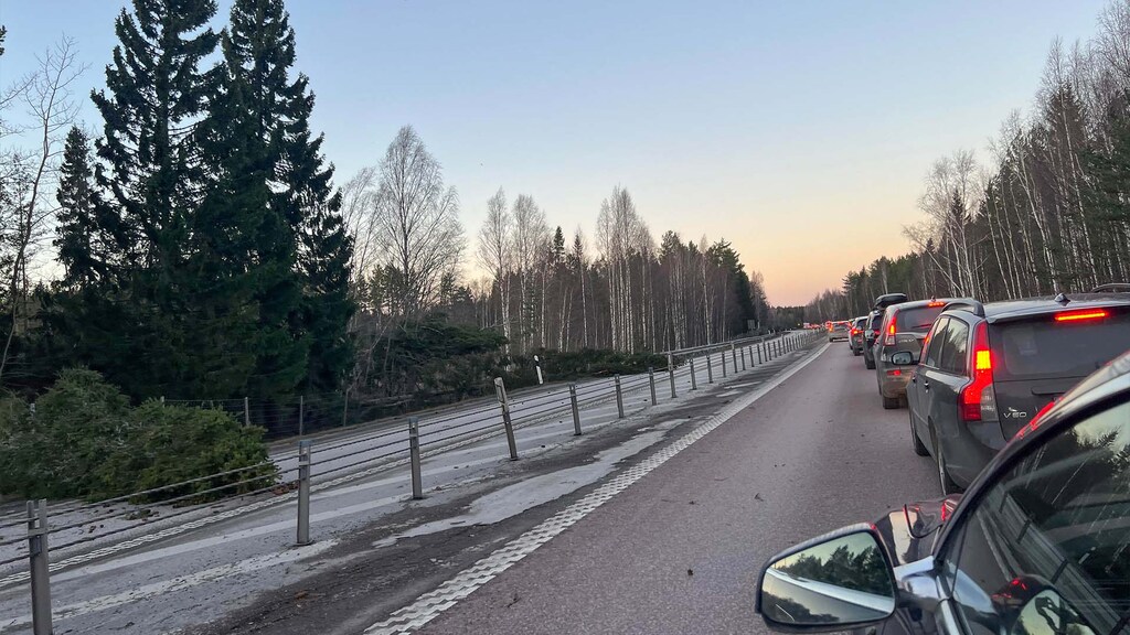 Stormen har lagt sig – men tiotusentals utan ström